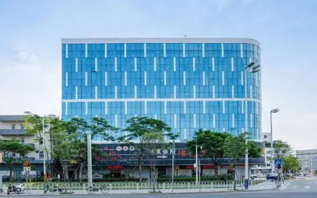 Vienna Hotel (Guangzhou Yue He Fang Xialiang Metro Station Store)