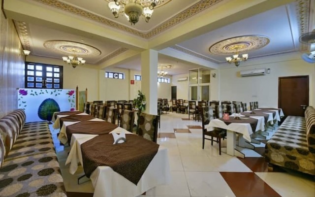 Hotel The Queens