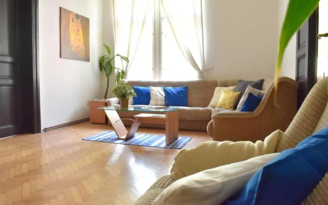 AIRSTAY PRAGUE - 3 BEDROOM residence with SAUNA