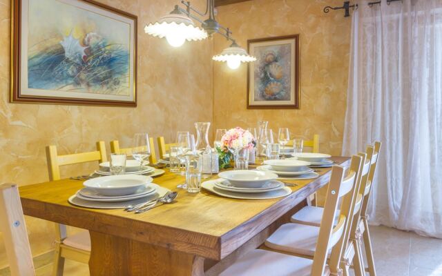 Luxury Villas Kras Ladies