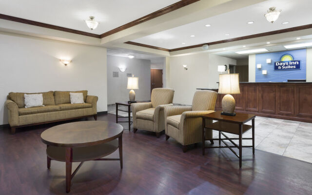 Days Inn & Suites Parachute