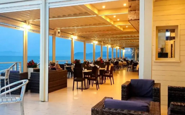 Bungalow in San Vincenzo With Shared Pool