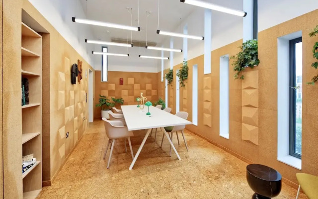 Fabulous Two-bedroom Apartment in Poplar