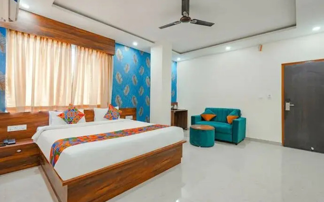 Hotel Zeke Avenue