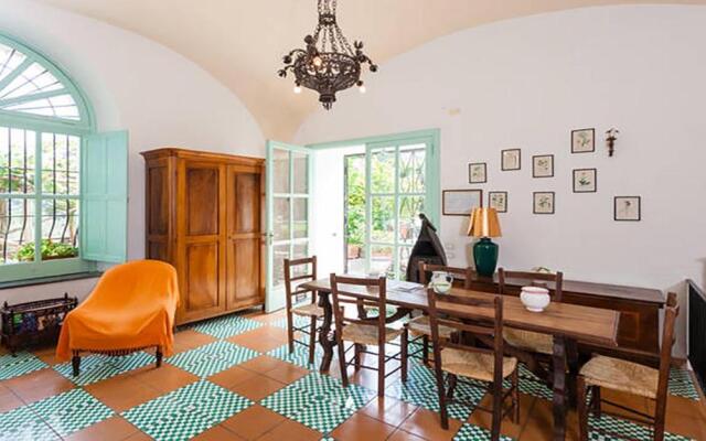 Appartamento in Villa con Giardino privato e piscina
