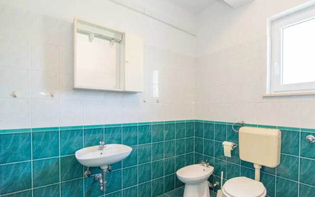 Comfortable Kastel Stafilic Apartment With Balcony