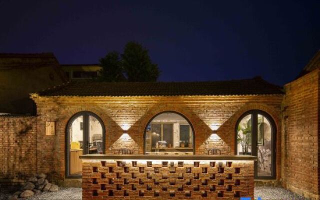 Rareyard Baihujian B&B