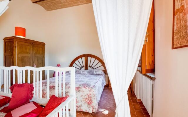 Farmhouse With Swimming Pool in Poggibonsi