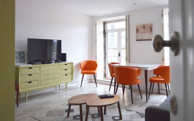 St. Francisco Flat with City Views