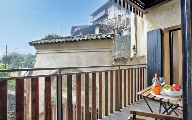 Magnolia House With Shared Pool