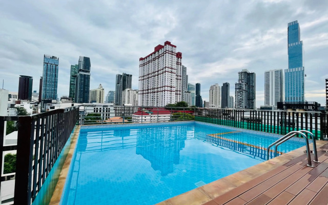 Top High Airport Link Hotel