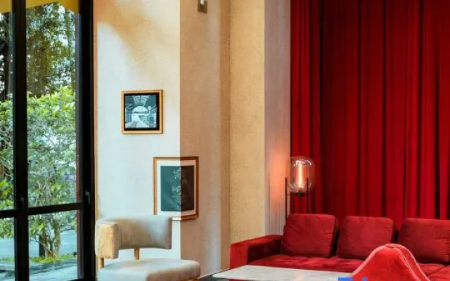 Scarletz Suites KLCC • 5-min to Petronas Twin Towers • Rooftop Infinity Pool – Guest Rooms – Kuala Lumpur