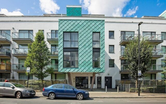 Stunning 2 Bed Apt W/balcony nr Islington