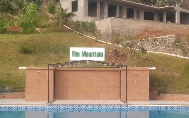 Venkat's The MOUNTAIN by Redwings