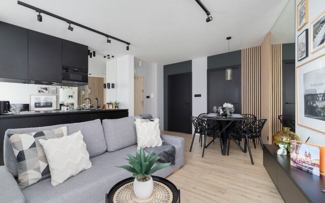 Deluxe City Studio by Renters