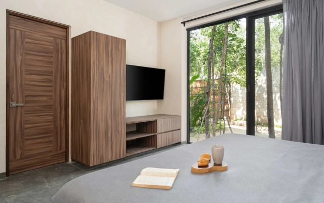 Twelve O’Clock Luxury Villas