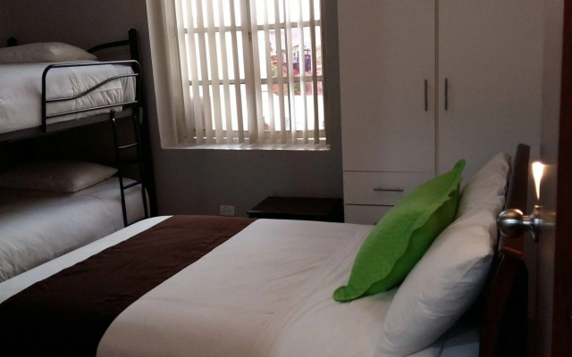 Hostal Urban Inn - Hostel