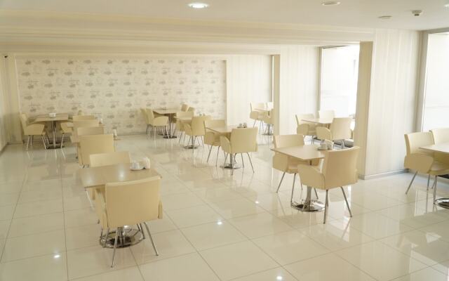 Cinas Hotel