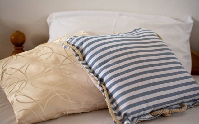 All New Sea View Apartment Moderna