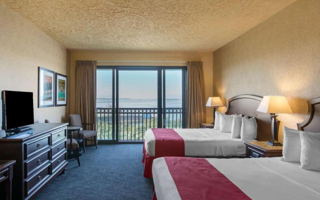 Shoreline Inn & Conference Center, Ascend Collection