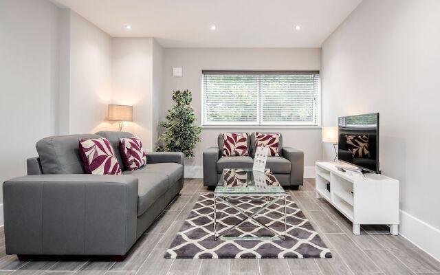 Roomspace Apartments -The Legacy