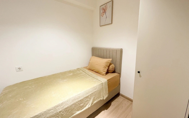 Sky House BSD Apartments by OkeStay – Guest Rooms – Legok