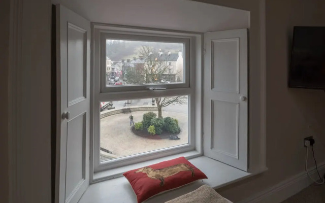Charming 2-bed Apartment in Donegal Town Centre