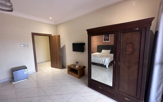 Apartments Plaza Hotel