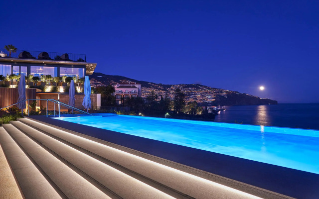 Les Suites at The Cliff Bay