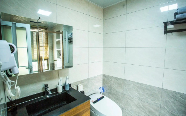 Locals Apartment Place 28