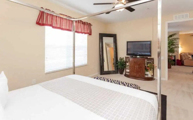 Vista Cay 3 BR Condo Large Balcony - NPM 8841