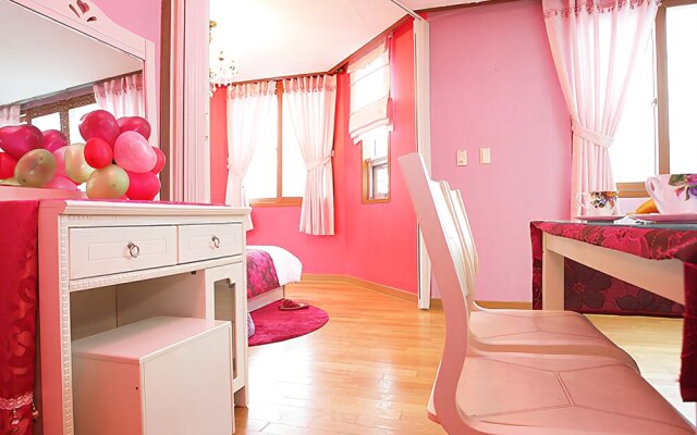 Taean West Pine Pension