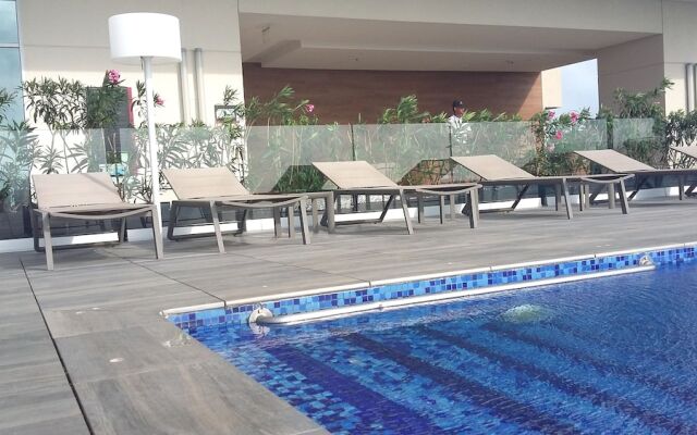 H2 LUXURY 3 Bedroom Apartment