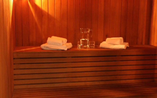 Suites Plaza Las Flores
