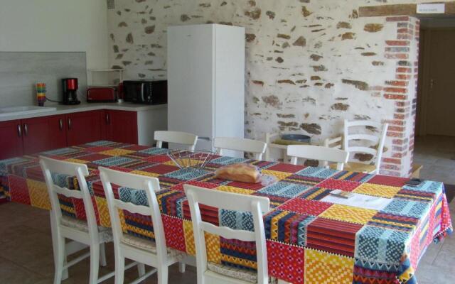 Gîte La Roche-sur-Yon, 5 pièces, 10 personnes - FR-1-426-157