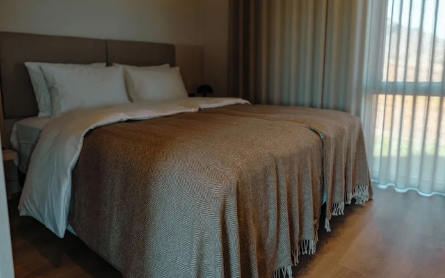 Peninsula Suites