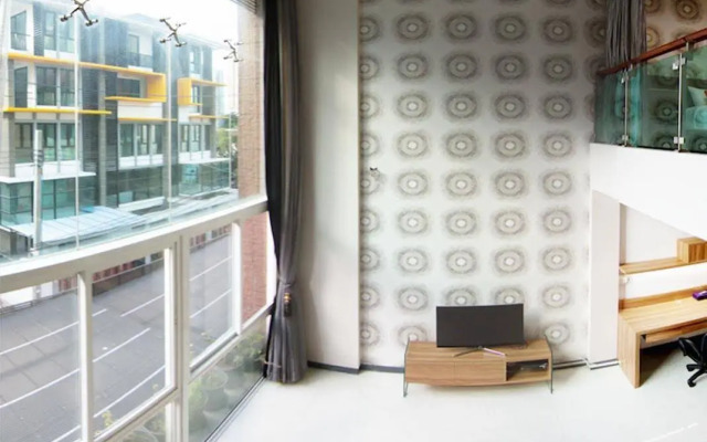D Box Hostel