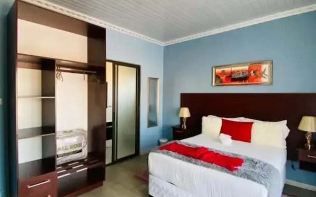 Canna Lilly Guest House