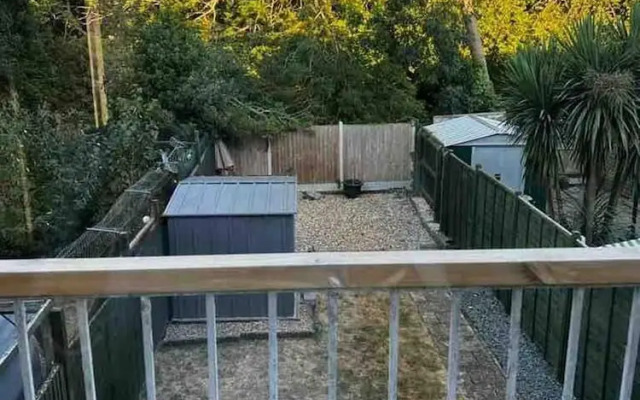 Spacious 3-bed House in Swindon