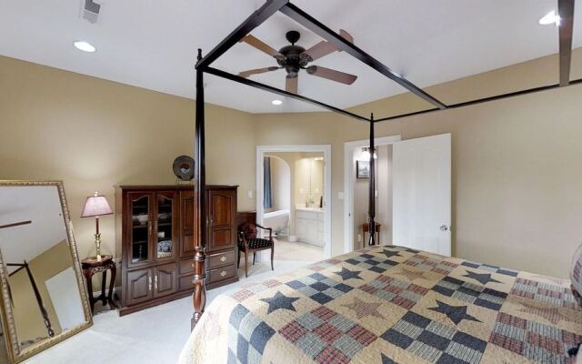 Enchanted Primrose 2 Bedroom Chalet by RedAwning