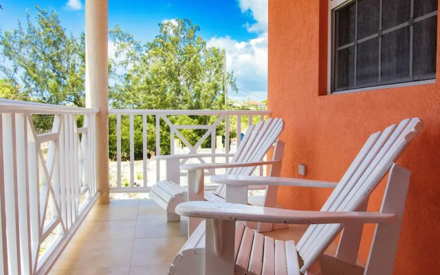Apartment With Pool Near Golf Course And Oistins