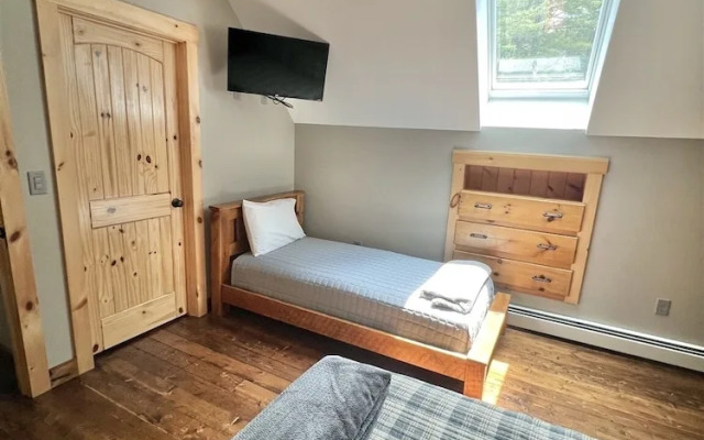 Eva's Place Limit 7 4 Bedroom Home