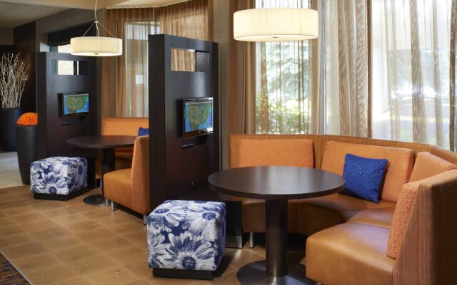 Courtyard by Marriott Detroit Warren