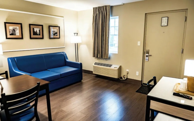 Whitman Motor Lodge