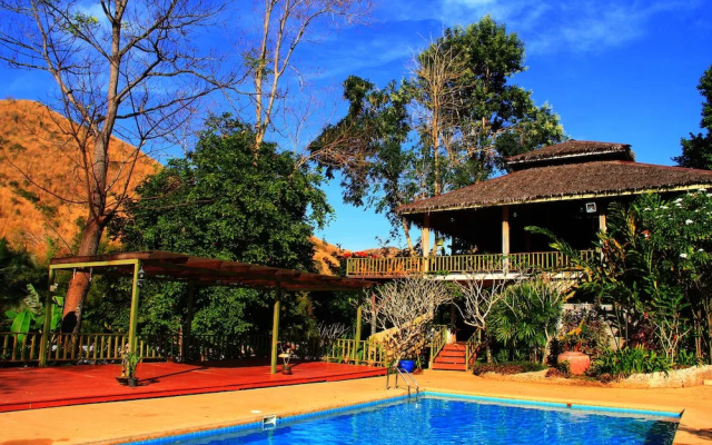 The Hub Erawan Resort