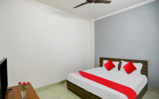 Oyo Flagship 703376 Mk Residency
