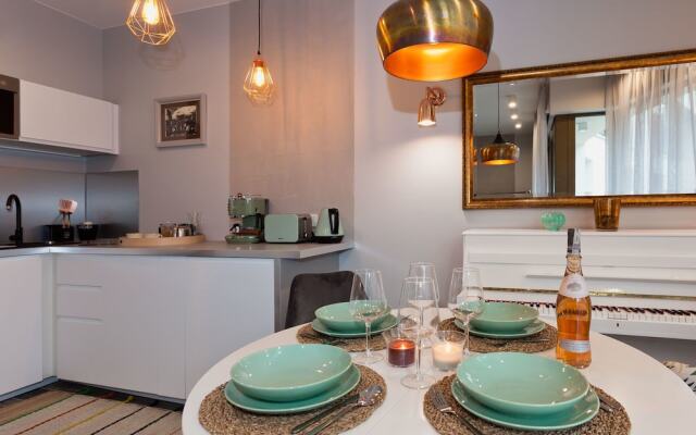 City of The Kings Piano Apartment