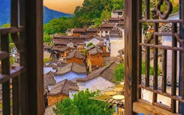 MoxiCourtyard Villa;AccommodationforLeisure andVacationwithMountainViews(WuyuanHualiScenicAreaStore)