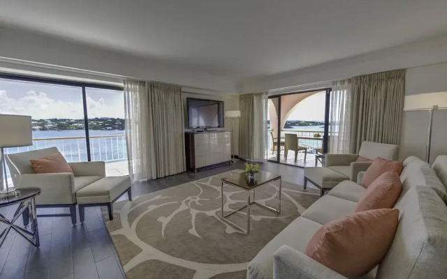 Hamilton Princess - Fairmont Gold Experience
