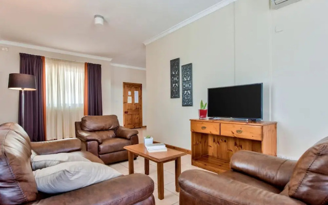 Villa Sardinella-5 Bedroom Villa With Private Pool